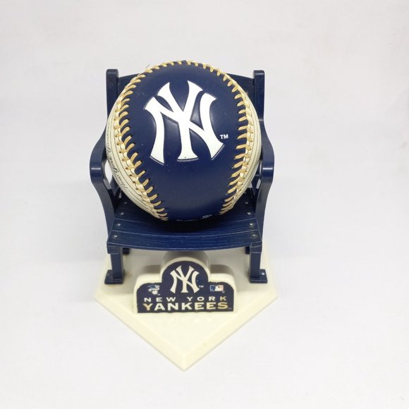 MLB  New York Yankees Memorabilia Set - Stadium Replica - Clock - Miniatures - Picture 2 of 9